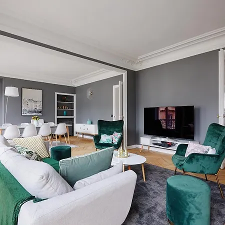 Veeve - Emerald Exuberance Apartment